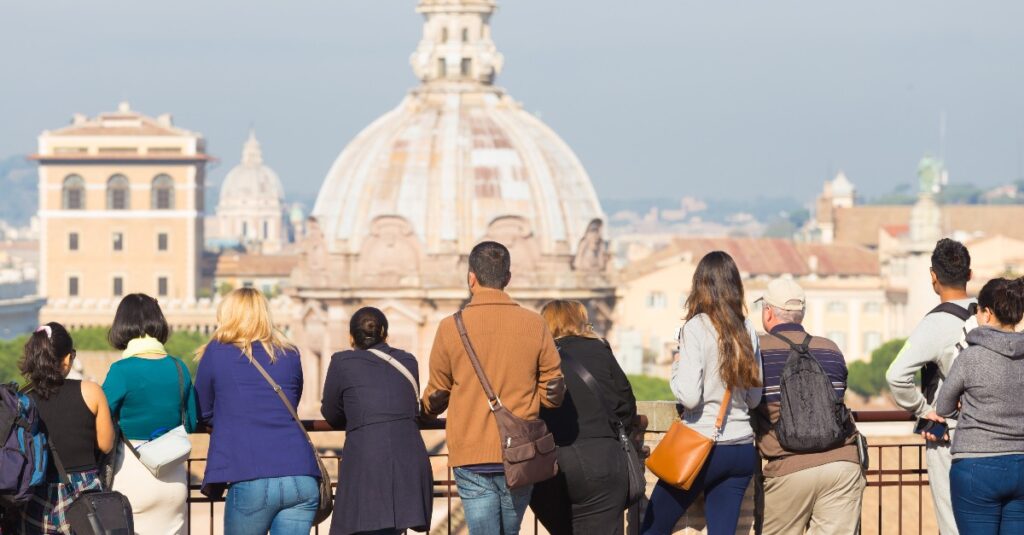 Rome gebukt onder toeristen