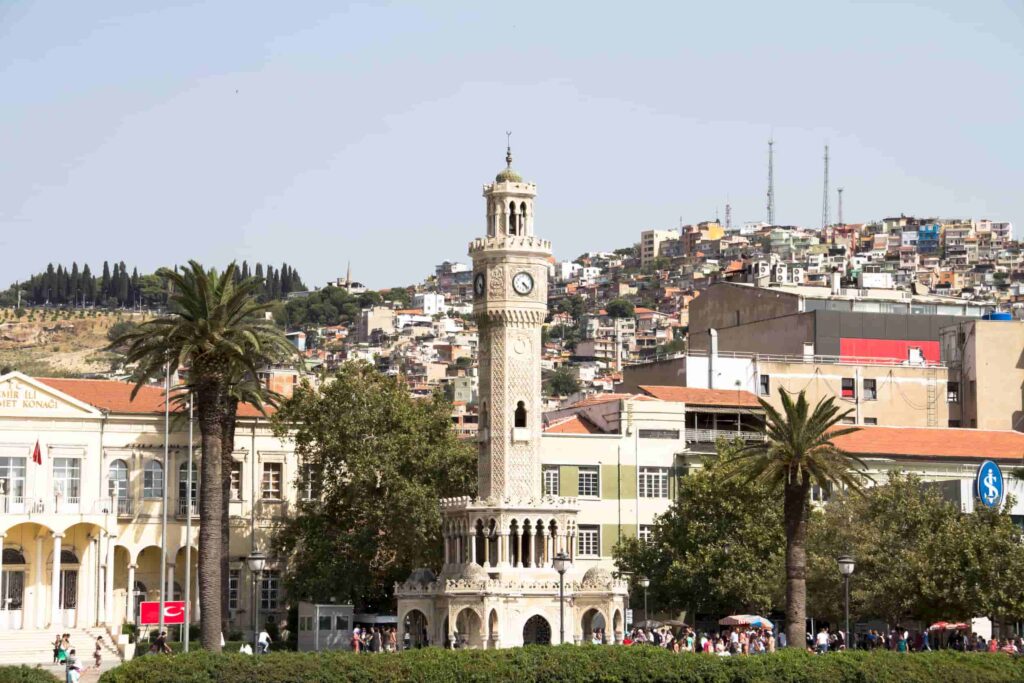 Het Konak Plein in Izmir Turkije